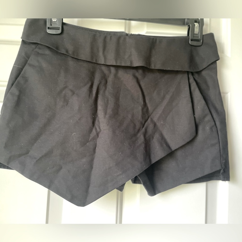 Like-New Talulua Skort